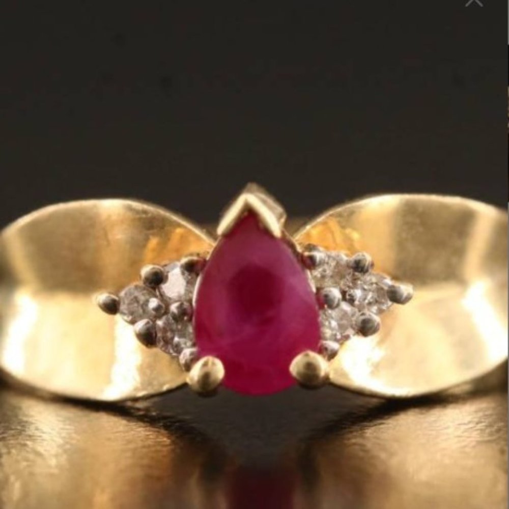 Antique 14k Yellow Gold Ruby Engagement Ring